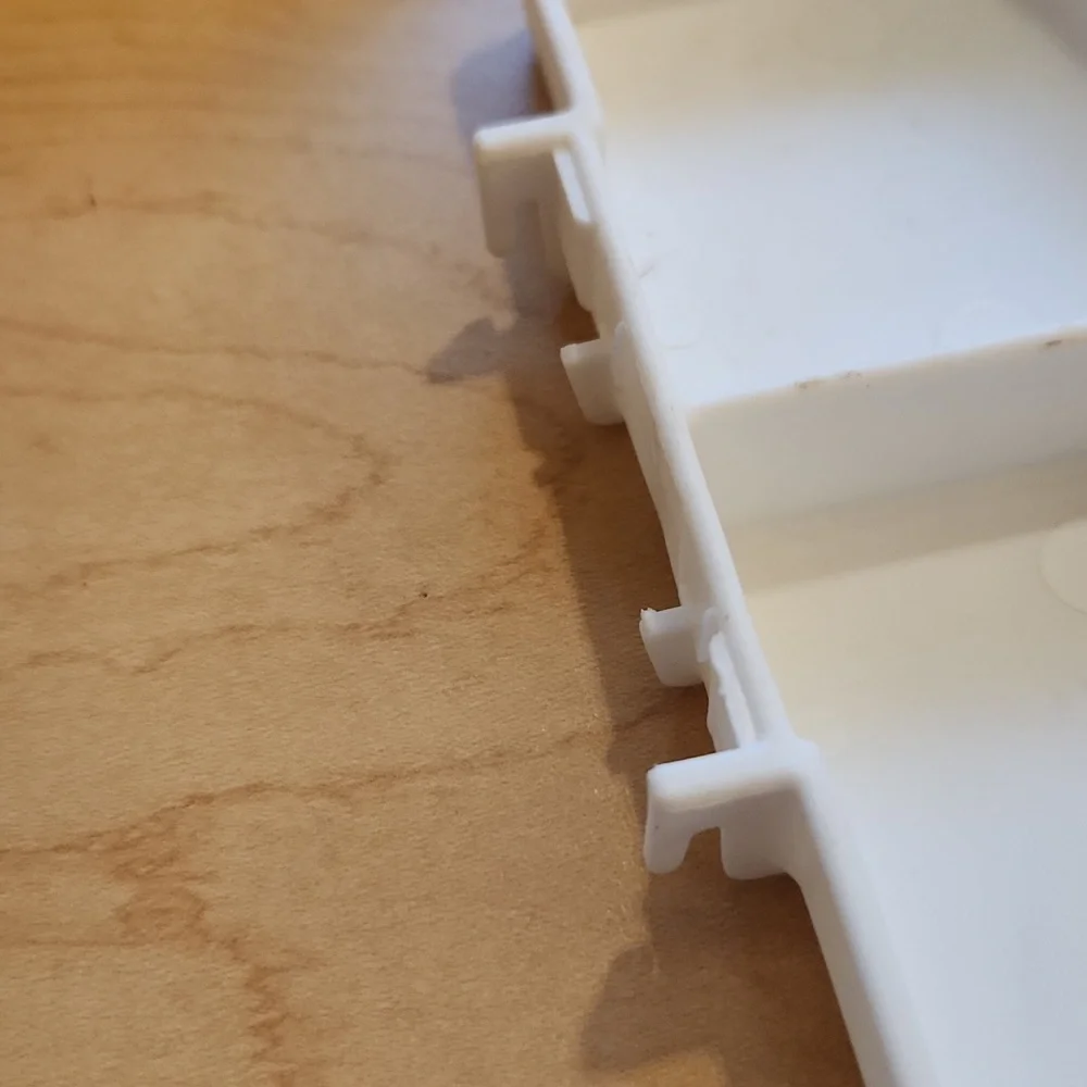 Bird feeder tray